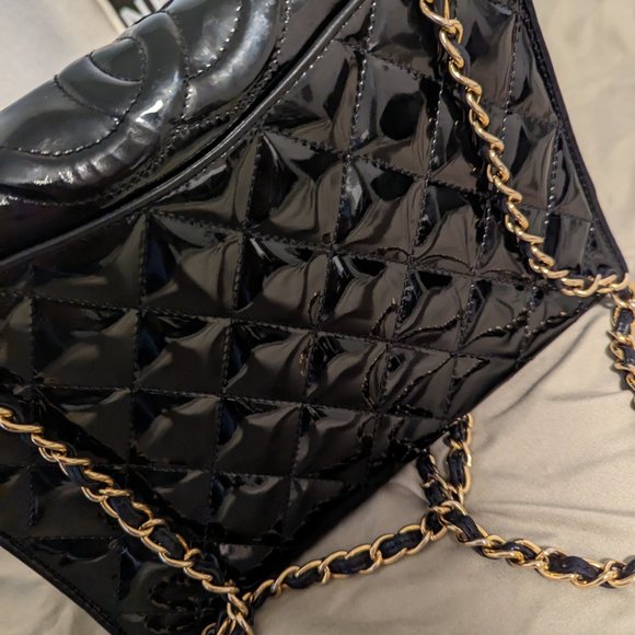 CHANEL Patent Leather Crossbody Bag - Picture 15 of 17